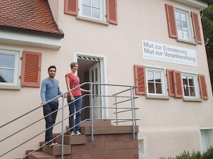 Junge Bisinger teilen sich die Aufsicht im Heimatmuseum Bisingen -2jpg