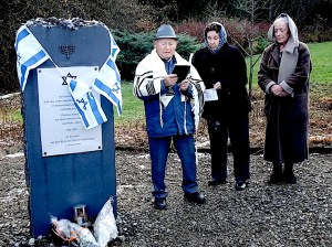 Verein Gedenkstätten KZ Bisingen. 10jähriges KZ Friedhof Bisingen 1.12.2013 - Sahlom Stamberg Kaddisch -10