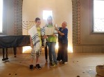 Schüler-AG Realschule Bisingen 2014 %22Alte Synagoge%22 Hechingen Tallit und Tora-Rolle erklärt