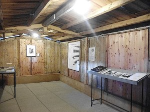 Blick in die ehemalige "Kranken"-Baracke