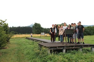 Die Projektgruppe des TG Balingen auf dem Geschichtslehrpfad.