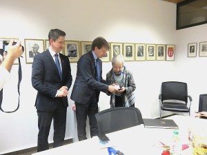 von li nach re BM Waizenegger, Landrat Pauli, Uta Hentsch